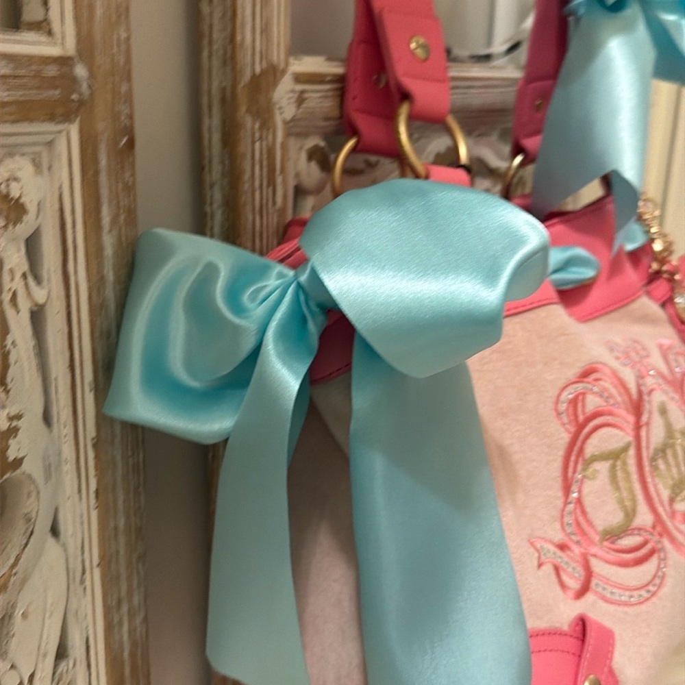 Juicy Couture Pink and Cream Daydreamer embellished with bows and bling🩷 - Picture 4 of 11